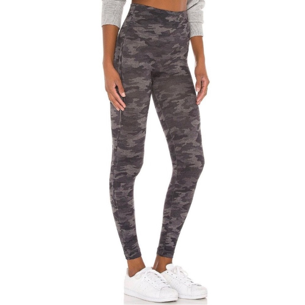 Spanx Look At Me Now Leggings in Heathered Camo Size Small